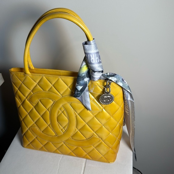 CHANEL Handbags - CHANEL Medallion Tote Bag A01804 Patent leather Yellow Used Women